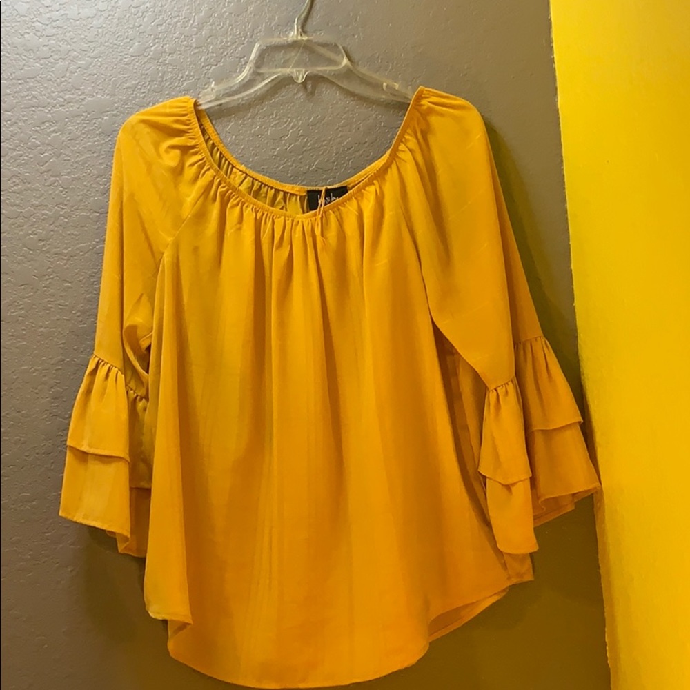 Business casual top